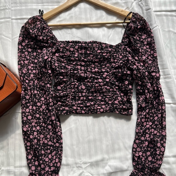 H&M Floral top - Picture 2 of 3